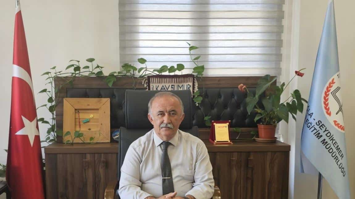 İLÇE MİLLİ EĞİTİM MÜDÜRÜMÜZ SN. İLKAY ŞUMUR'UN 2025-2026 EĞİTİM-ÖĞRETİM YILI AÇILIŞ MESAJI